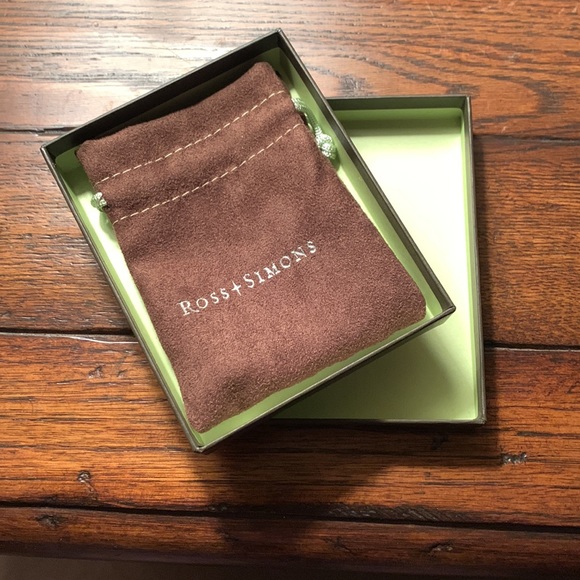 Ross-Simons NWB sterling onyx and mother of pearl pin - Picture 4 of 5